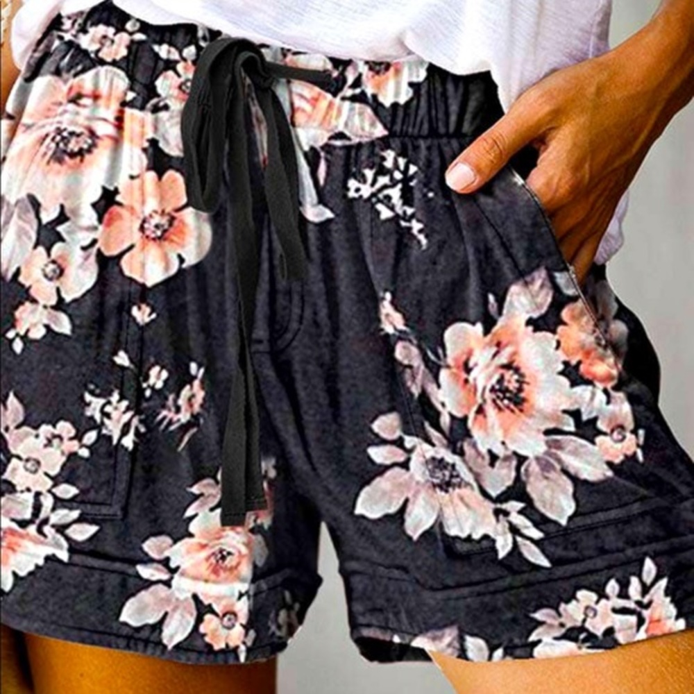 - Floral print high waist shorts
